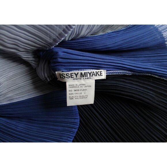 Issey Miyake Sleeveless Techincal Pleated Top Size 3 Black Light Blue - Picture 7 of 7